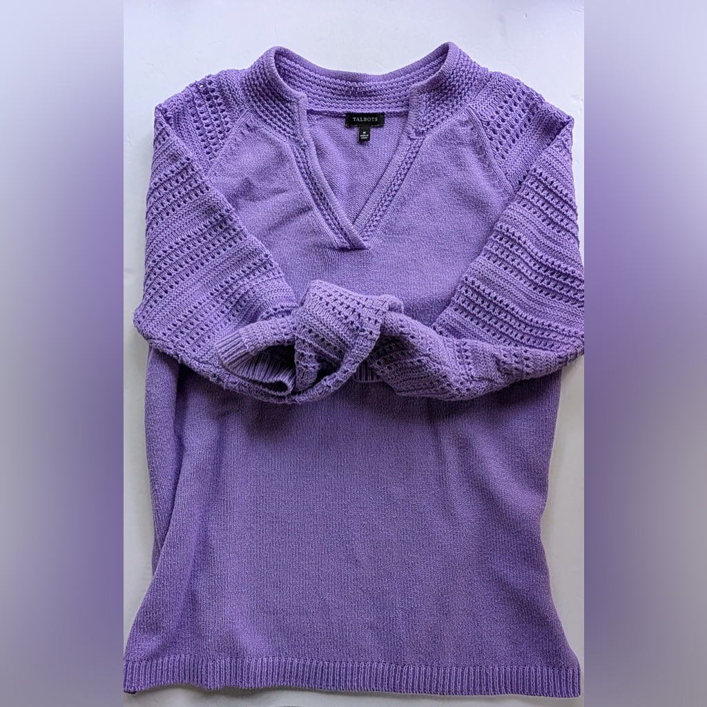 Talbots Women’s Knit Sweater With Crochet Sleeves Lilac Size Medium V-Neck
